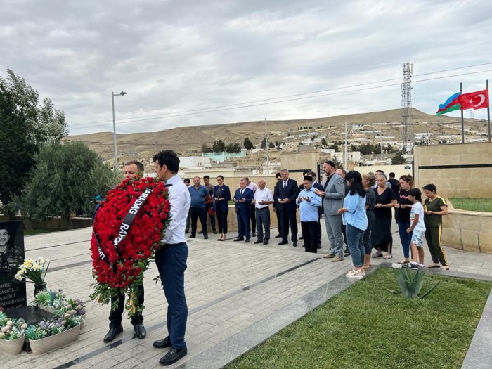 Qaradağda şəhidin məzarı ziyarət edildi - FOTO